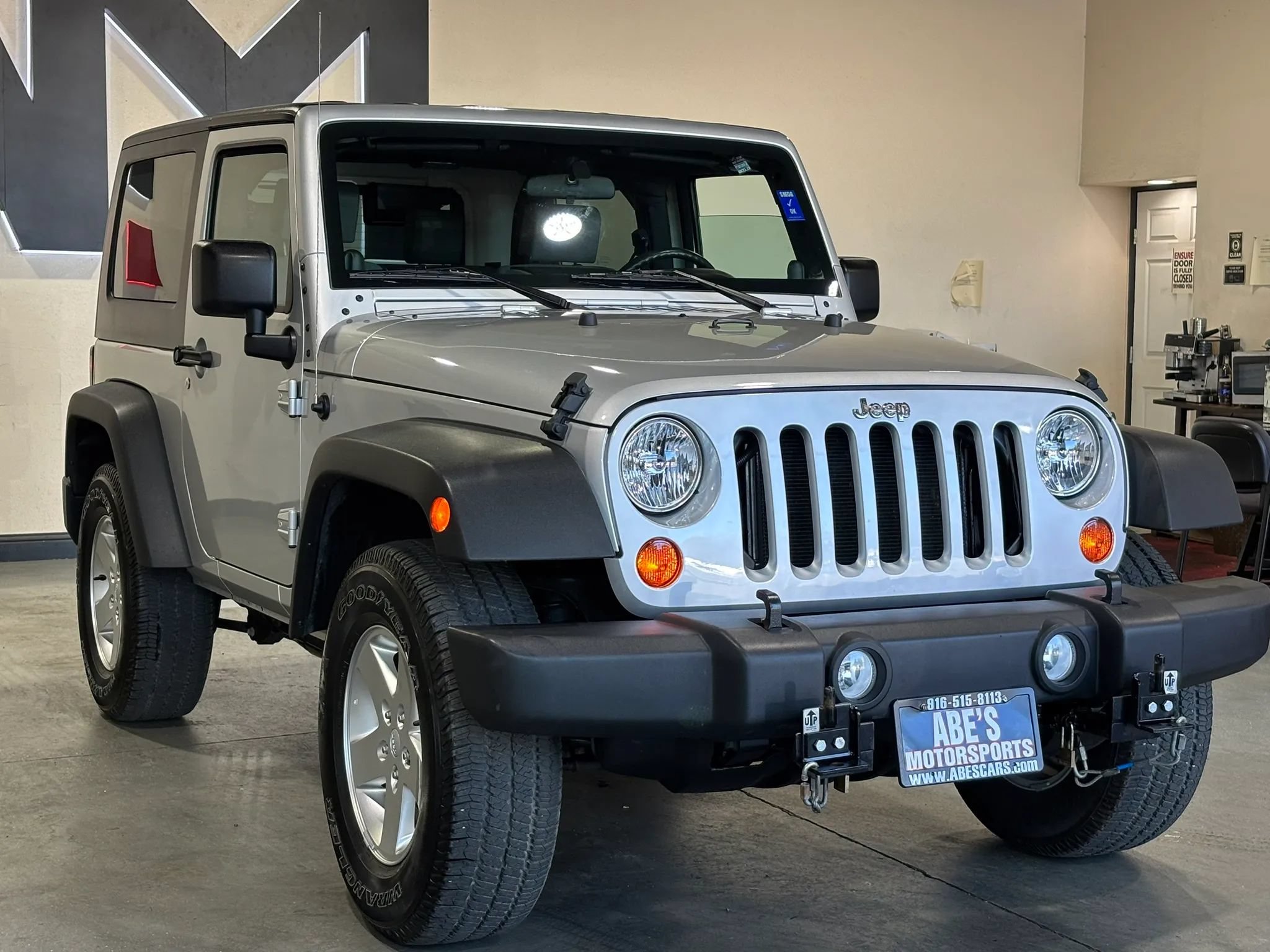 Used 2010 Jeep Wrangler Sport AWD/4WD image 2