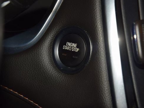 Used 2018 Chevrolet Traverse LT image 35