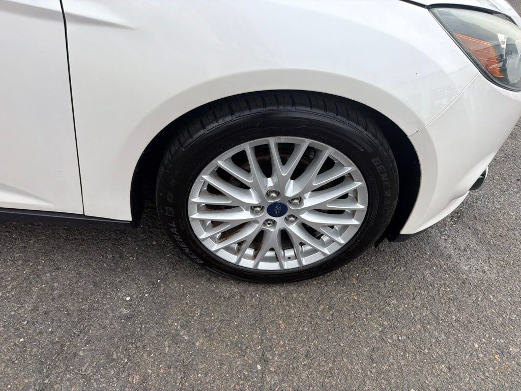 Used 2014 Ford Focus Titanium FWD image 34