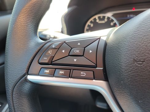 Used 2025 Nissan Altima 2.5 SV FWD image 18
