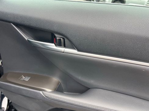 Used 2021 Toyota Camry XLE FWD image 43