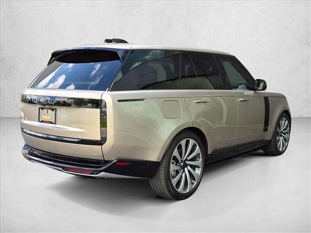 Used 2026 Land Rover Range Rover SE AWD/4WD image 5