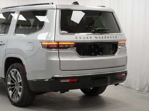 Certified 2024 Jeep Grand Wagoneer Series III w/ Rear Seat Video Group 1 image 14