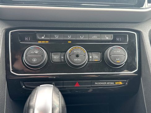 Used 2021 Volkswagen Atlas SEL R-Line image 31