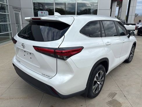 Used 2023 Toyota Highlander XLE AWD/4WD image 7
