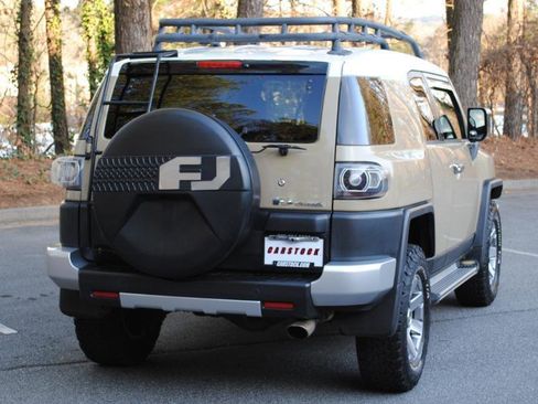 Used 2014 Toyota FJ Cruiser 4WD w/ Upgrade Package image 19