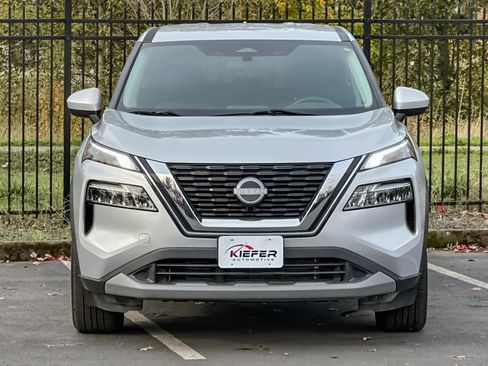 Used 2023 Nissan Rogue SV image 9