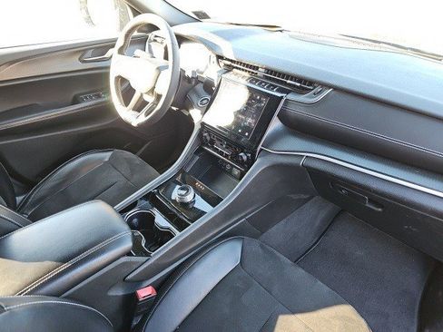 Used 2023 Jeep Grand Cherokee L Altitude image 14