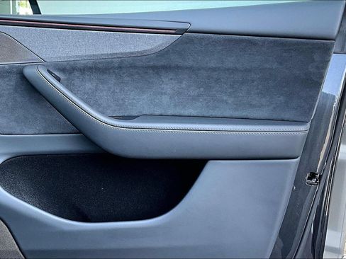 Used 2026 Tesla Model Y Long Range RWD image 23