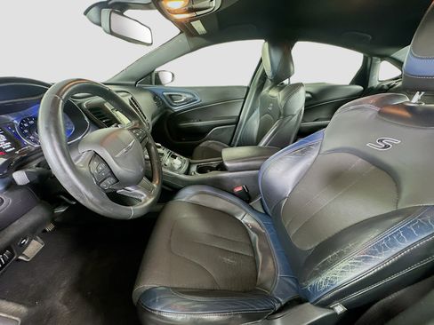 Used 2015 Chrysler 200 S FWD image 13