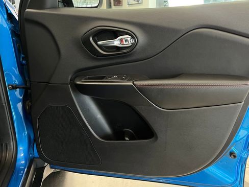 Used 2022 Jeep Cherokee Trailhawk w/ Premium Leather Package image 32