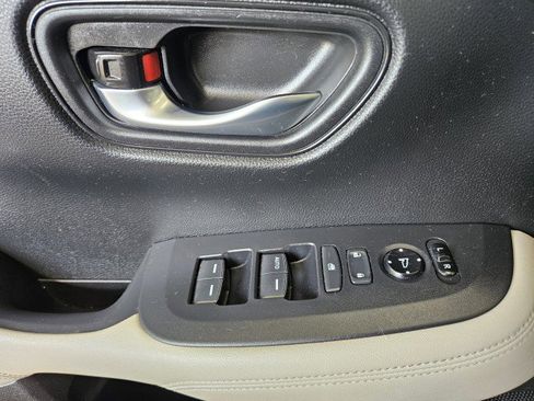 Used 2023 Honda HR-V LX image 29