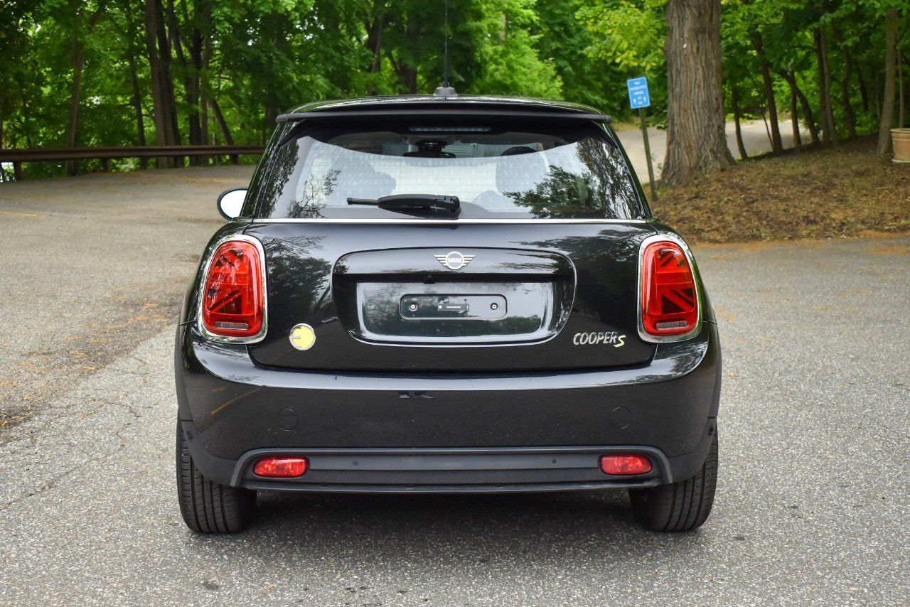 Used 2024 MINI Cooper SE FWD image 7
