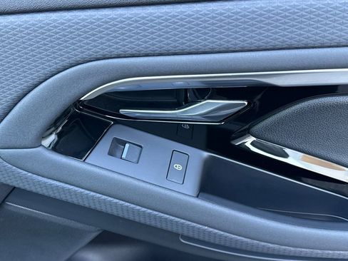 Used 2020 Land Rover Range Rover Evoque S image 18