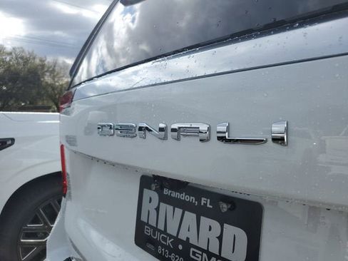 New 2026 GMC Yukon XL Denali w/ Sun & Power Step Package AWD/4WD image 9