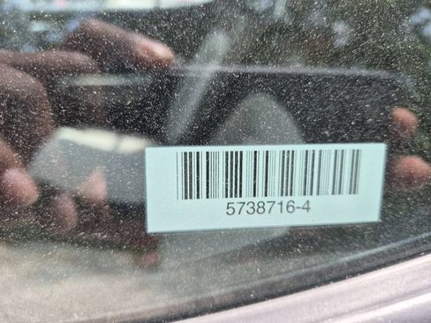 Used 2025 Hyundai Venue SEL FWD image 9