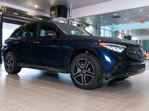 Used 2023 Mercedes-Benz GLC 300 4MATIC image 1