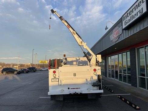 Used 2012 Ford F550 4x4 Regular Cab Super Duty w/ Payload Upgrade Pkg image 8