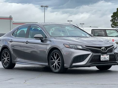 Certified 2022 Toyota Camry SE FWD image 5