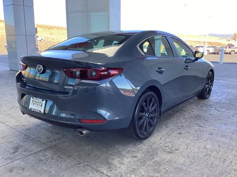 Used 2025 MAZDA MAZDA3 s image 9