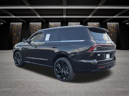 Certified 2025 Lincoln Navigator Black Label AWD/4WD image 3
