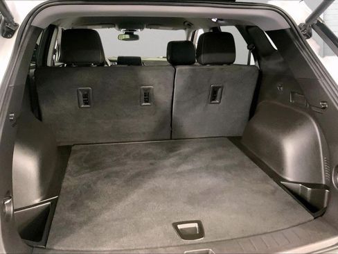 Used 2024 Chevrolet Blazer LT w/ Convenience Package FWD image 4