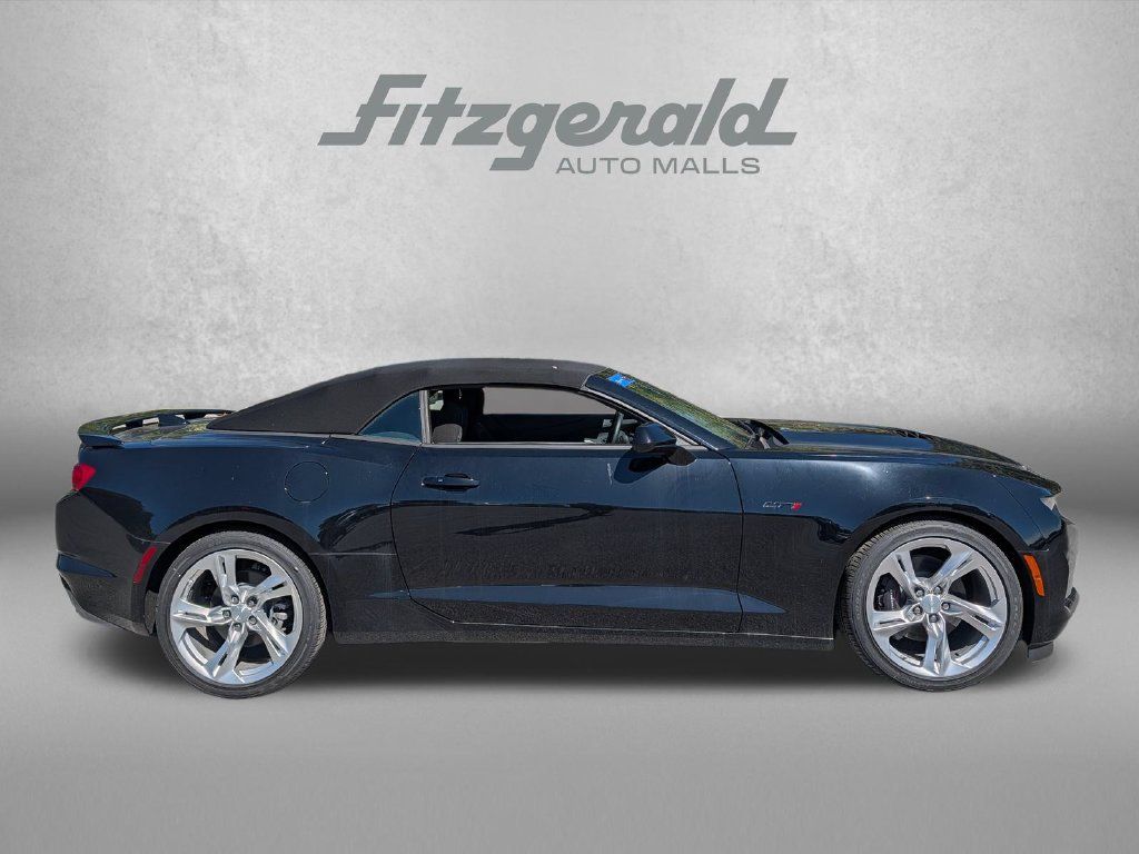 Used 2023 Chevrolet Camaro LT w/ Technology Package RWD image 4
