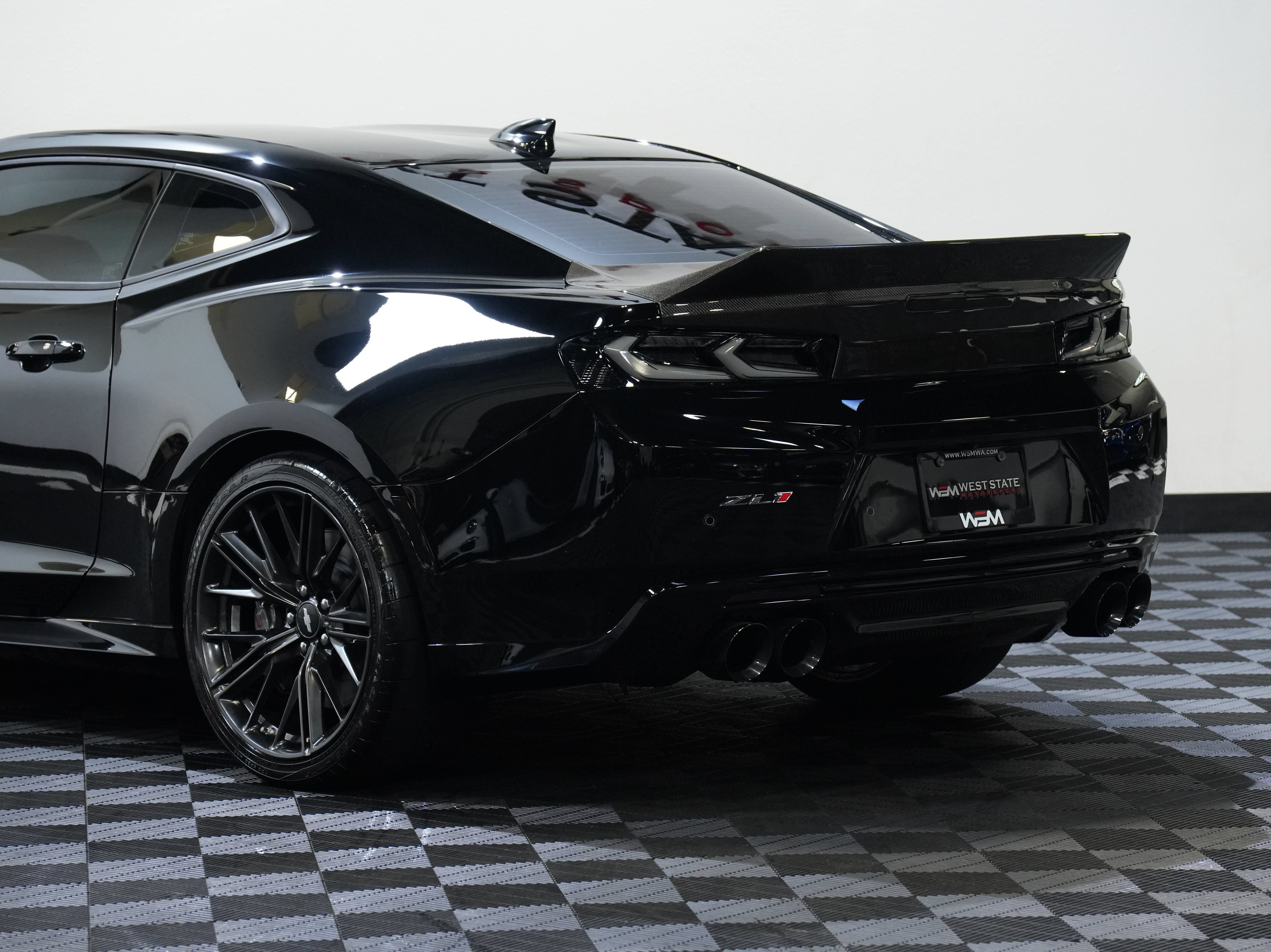 Used 2018 Chevrolet Camaro ZL1 RWD image 15