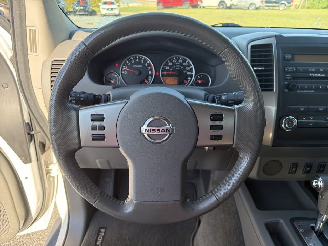 Used 2010 Nissan Frontier LE w/ LE Value Truck Pkg RWD image 24