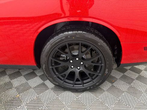 Used 2010 Dodge Challenger R/T RWD image 16