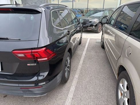 Used 2019 Volkswagen Tiguan SE image 4