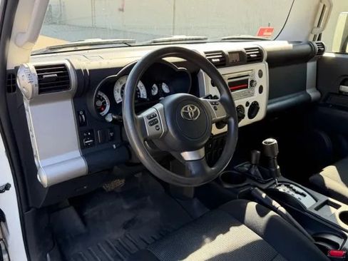Used 2012 Toyota FJ Cruiser 4WD w/ Convenience Pkg image 28