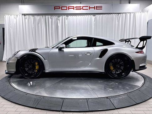 Used 2016 Porsche 911 GT3 RS RWD image 2
