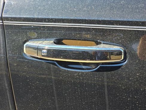 Used 2022 Chevrolet Tahoe High Country w/ Premium Package 2 image 6