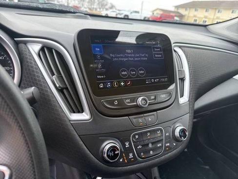 Used 2024 Chevrolet Malibu LT image 23
