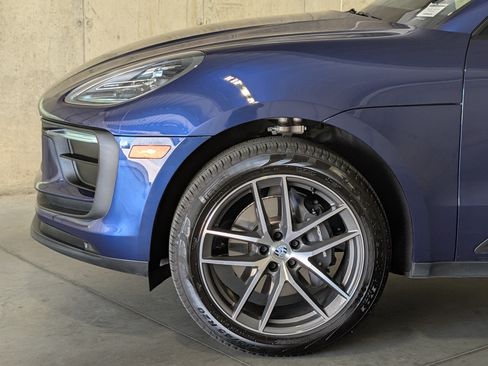 Certified 2026 Porsche Macan AWD/4WD image 16