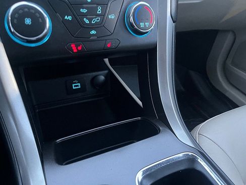 Used 2017 Ford Fusion SE image 36