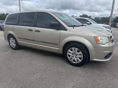 Used 2014 Dodge Grand Caravan American Value Package image 2