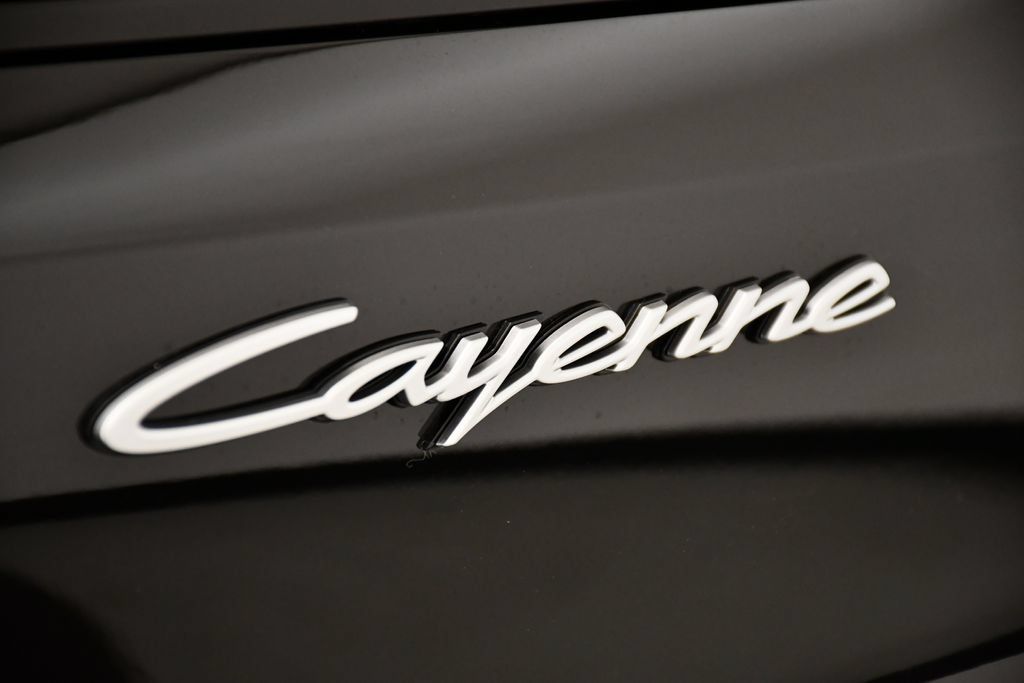 Certified 2025 Porsche Cayenne E-Hybrid Coupe AWD/4WD image 11