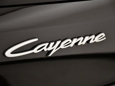 Certified 2025 Porsche Cayenne E-Hybrid Coupe AWD/4WD image 11