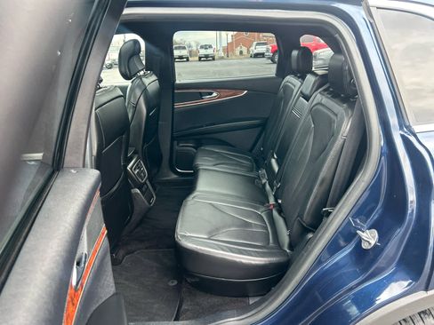 Used 2017 Lincoln MKX Reserve w/ Driver Assistance Package image 11