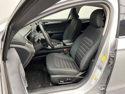 Used 2018 Ford Fusion SE FWD image 9