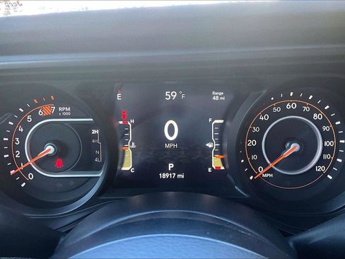 Used 2025 Jeep Wrangler Unlimited Rubicon w/ Convenience Group AWD/4WD image 20