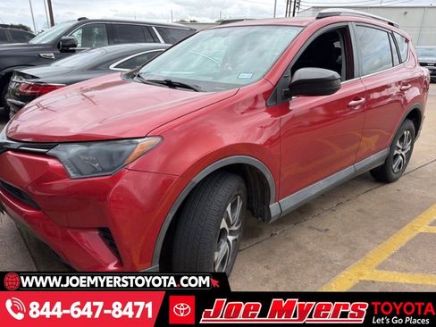Used 2016 Toyota RAV4 LE image 1