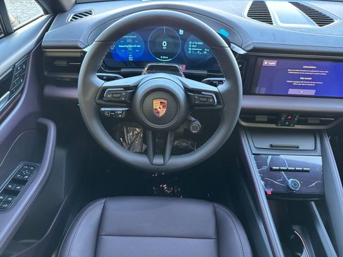 New 2026 Porsche Macan 4 Electric image 16