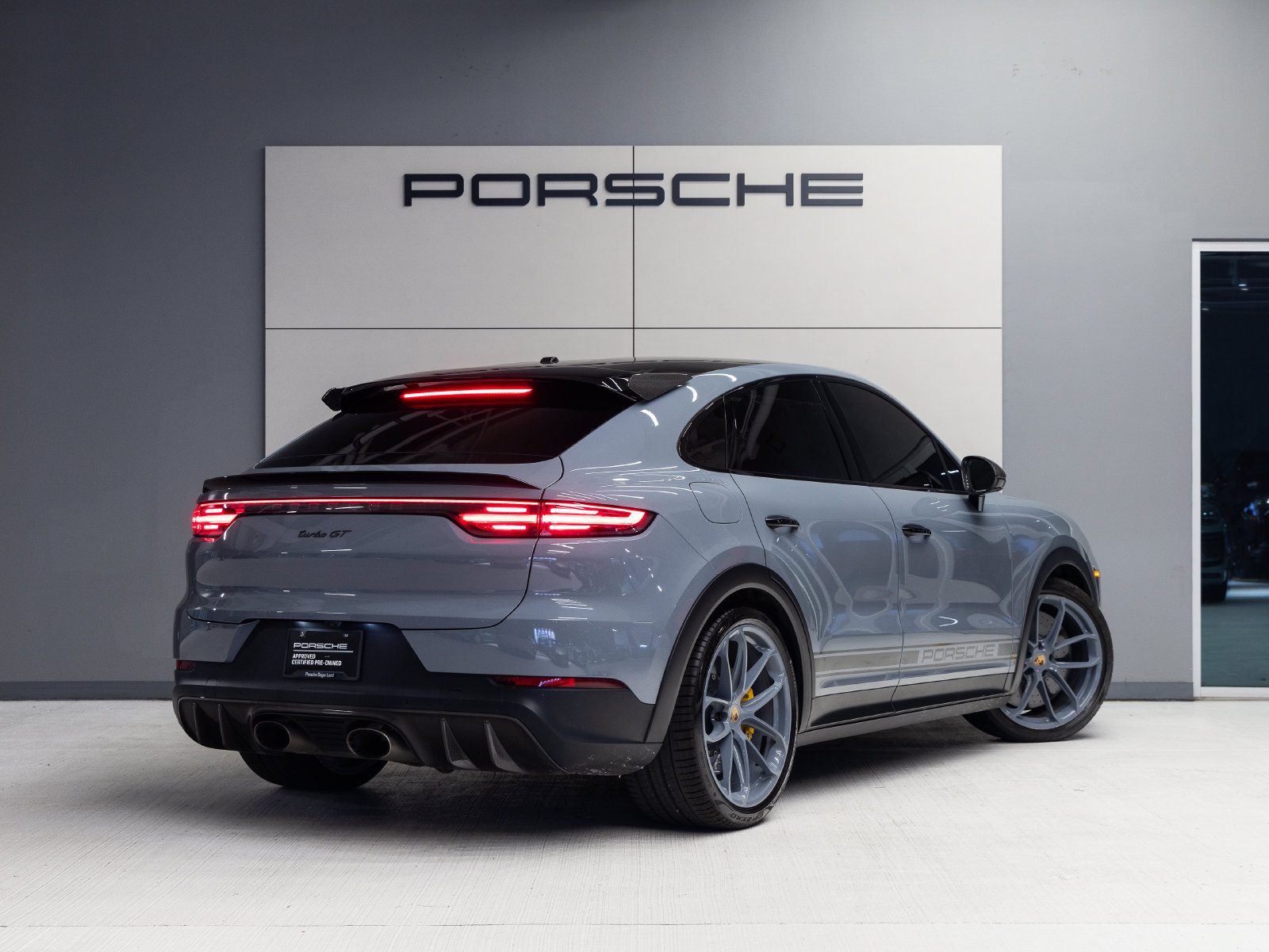 Certified 2023 Porsche Cayenne Turbo GT AWD/4WD image 7