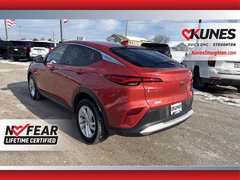 Used 2024 Buick Envista Preferred w/ Advanced Safety Package image 8