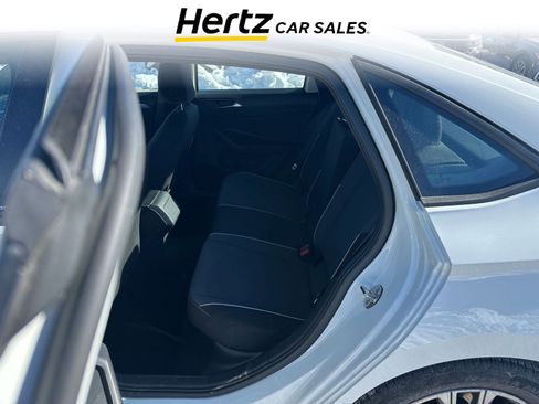 Used 2025 Volkswagen Jetta Sport image 8