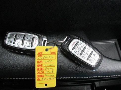 Used 2019 Chrysler Pacifica Touring Plus w/ S Appearance Package image 18