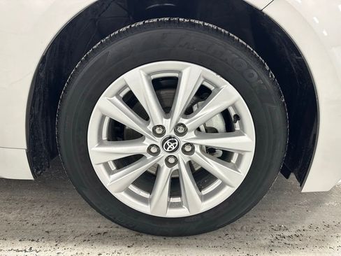 Used 2025 Toyota Corolla LE image 60